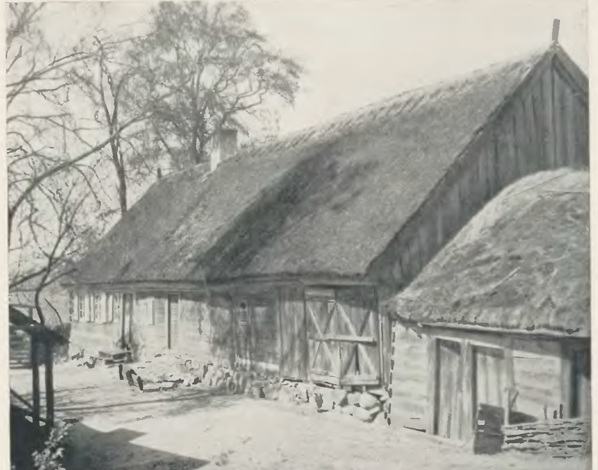 Volhynian Mennonite house, (Kauder, Viktor, <u>Das Deutschum in Polen</u>; 4 Das Deutschem in Mittelpolen, S. Hirzel, ; Leipzig, 1938, p 121).